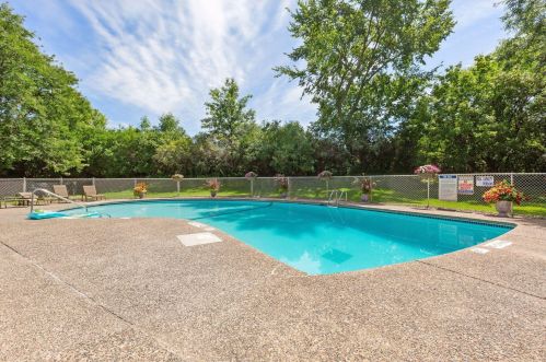 1850 Eagle Ridge Dr, Saint Paul MN  55118-4259 exterior