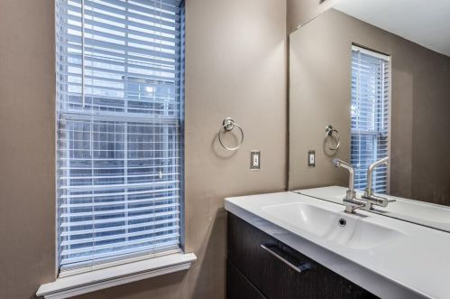 9400 Abbey Rd, Irving TX  75063-6418 exterior