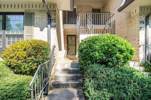 175 Maribeau Sq, Atlanta, GA 30327-4040