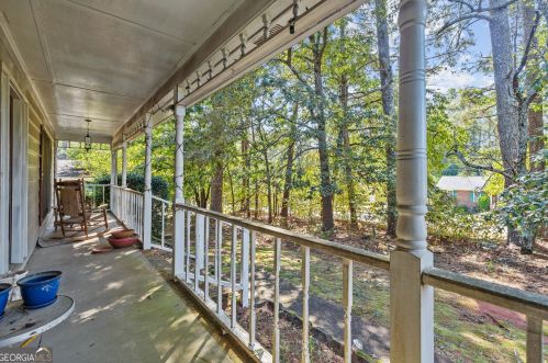 1858 Harbour Oaks Dr, Lithonia, GA 30078-2316