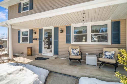 1041 Alder Ln, Naperville, IL 60540-7201