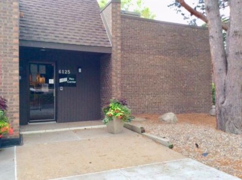 6085 Lincoln Dr, Minneapolis MN  55436-1613 exterior