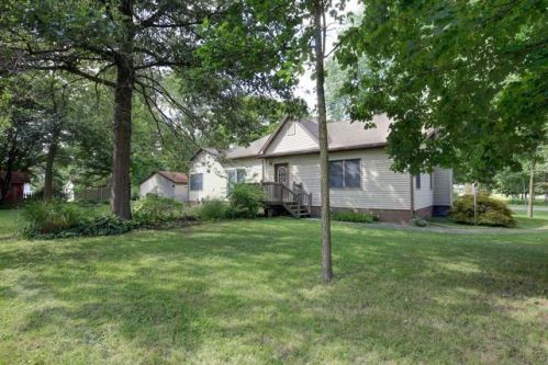 415 Bourne St, Tolono, IL 61880-9430