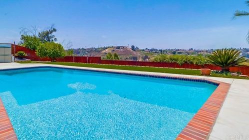 1950 Altozano Dr, El Cajon, CA 92020-1002
