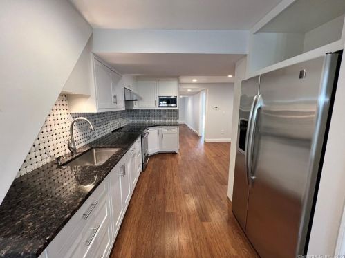 7 Auburn St, Norwalk CT  06854-4003 exterior