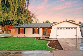 1321 Renn Ave, Clovis, CA 93611-3032