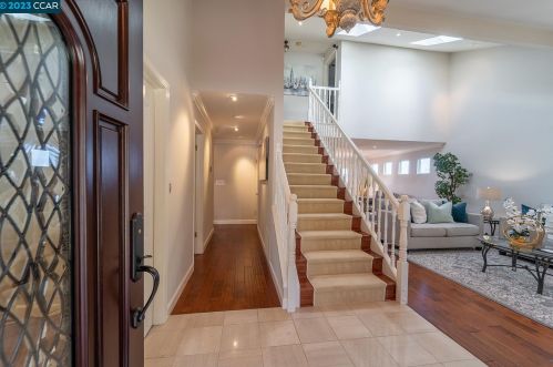 18600 Cavendish Dr, Hayward, CA 94552-1734