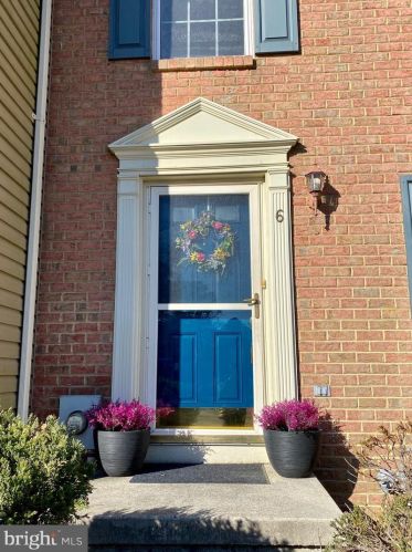 6 Colts Neck Dr, Erial, NJ 08081-5644