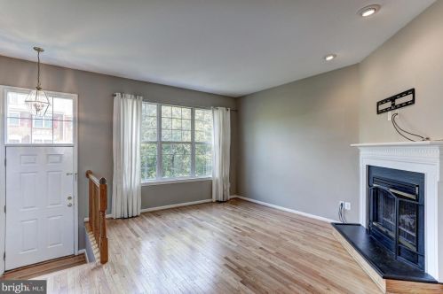 12011 Edgemere Cir, Herndon VA  20190-3257 exterior