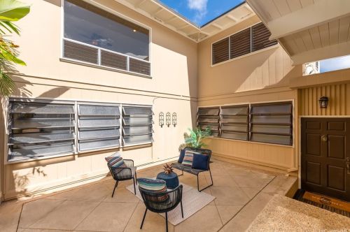 4933 Waa St, Honolulu HI  96821-1445 exterior