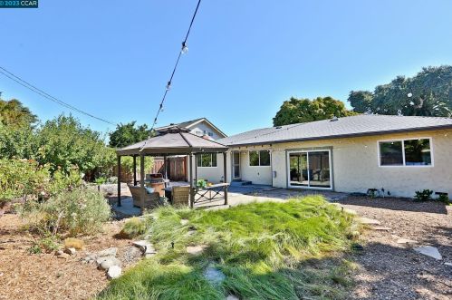 1025 Stimel Dr, Concord CA  94518-3948 exterior