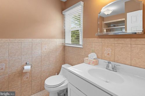 1 Teak Ln, Princeton NJ 08540-4724 exterior