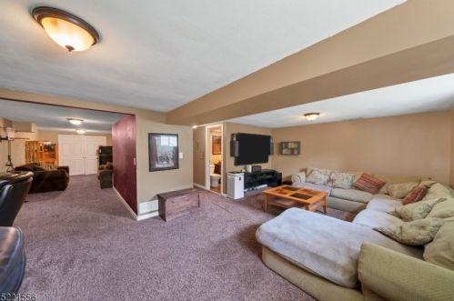 20 Lawrence Dr, Hackettstown NJ  07840-2510 exterior