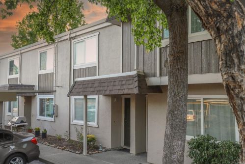 1402 Callen St, Vacaville, CA 95688-2984