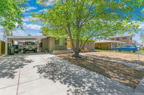6822 53rd Pl, Arvada, CO 80002-3908