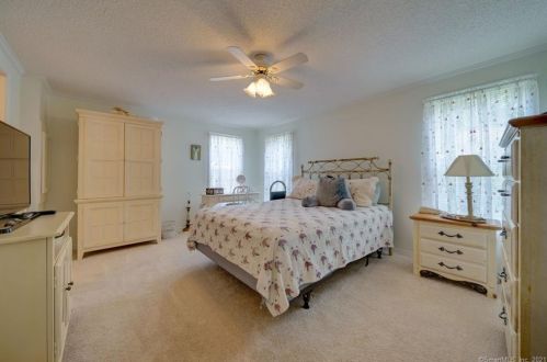 4 Three Garden Ter, Southington CT  06489-1828 exterior