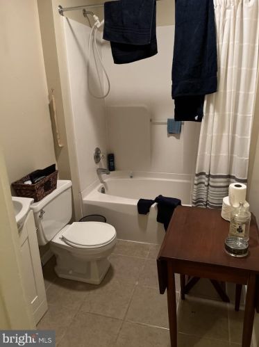 529 Pitt St, Carlisle PA 17013-3220 exterior