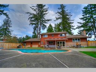 13712 10th Ave, Tacoma, WA 98445-2850