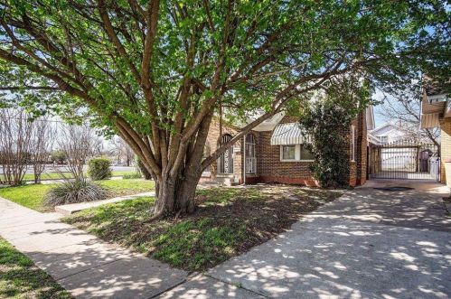 2946 Lipscomb St, Fort Worth TX  76110-3556 exterior