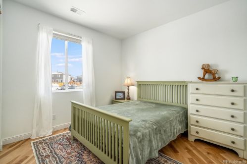 273 Kewaunee Way, Aurora CO 80016-4327 exterior