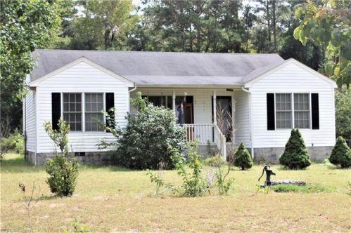 29290 Jill Cir, Courtland, VA 23837-2045