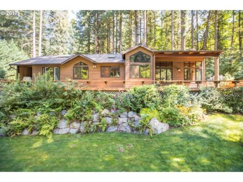 48516 Mckenzie Hwy, Finn Rock OR  97488-9737 exterior