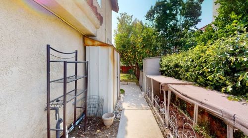 1025 Jasmine St, Redlands CA  92374-4925 exterior