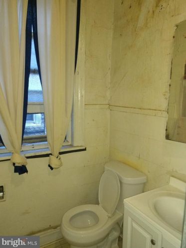 3734 19 St, Philadelphia PA 19140-3543 exterior