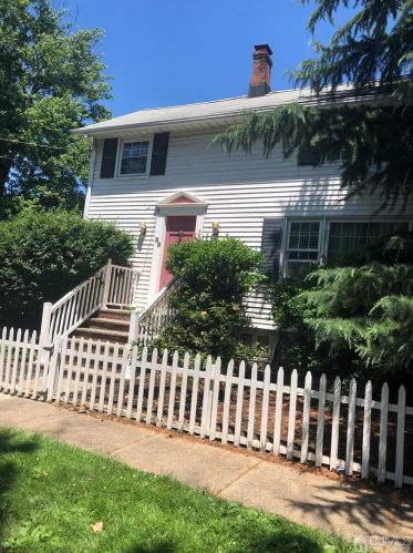 32 Brunswick Ave, Metuchen, NJ 08840-2602