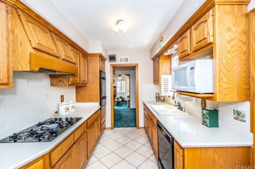 1851 Random Dr, Anaheim CA  92804-2664 exterior