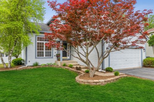 8 Sweetwater Ct, Barrington Hills, IL 60156