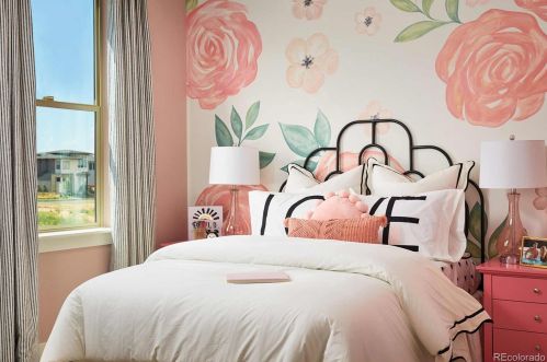 9827 61st Ave, Denver CO 80238 exterior