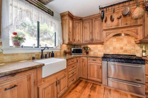 15773 Brewer Rd, Grass Valley, CA 95949-7006
