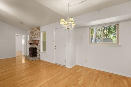 2811 Firecrest Dr, Austin TX  78748-5127 exterior