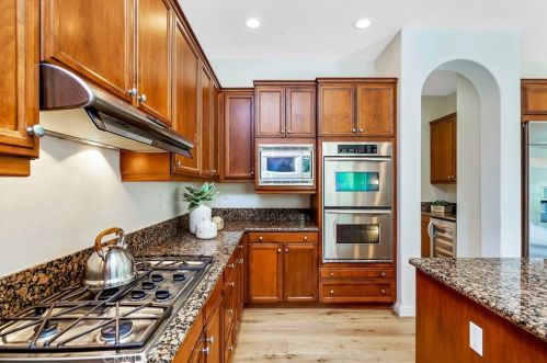 16849 Ridge Cliff Dr, Riverside CA  92503-0251 exterior