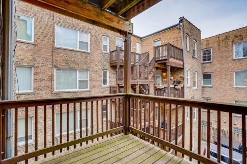 3820 Ainslie St, Chicago IL  60625-6008 exterior