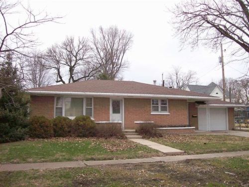 216 Central St, Coalton, IL 62075-1318