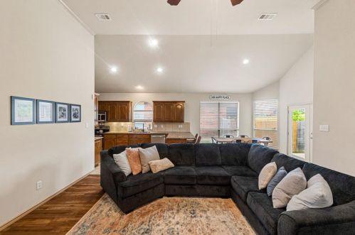 6108 Kristen Dr, Fort Worth TX  76131-1281 exterior