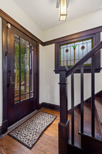 5257 Pensacola Ave, Chicago, IL 60641-1423
