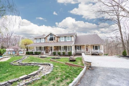 113 Lozier Rd, Mount Olive, NJ 07828-1201