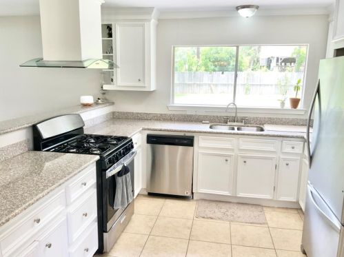 224 Seagrove St, Morgans Point TX  77571-7357 exterior