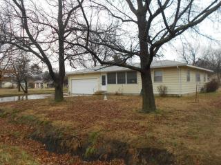 210 Magnolia Ave, Newkirk, OK 74647-2056