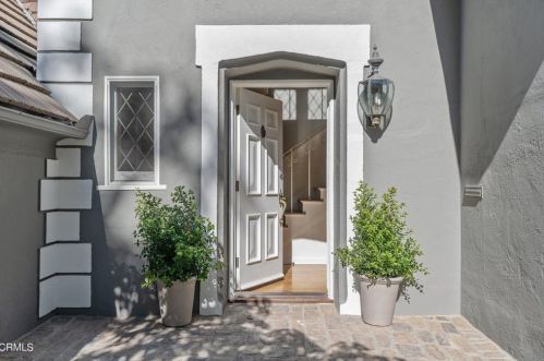 1637 Valley View Rd, Glendale CA  91202-1340 exterior