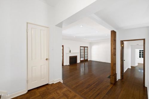 410 Brockmont Dr, Glendale CA  91202-1305 exterior