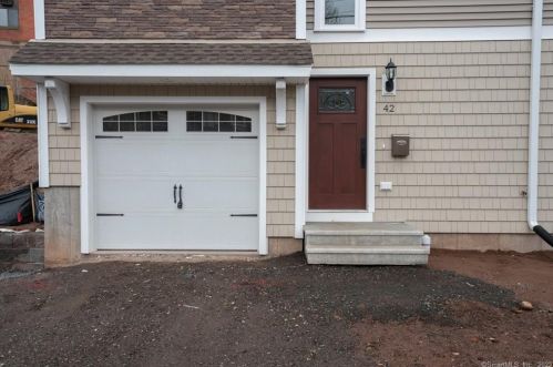 62 Water St, Southington CT  06489-3017 exterior