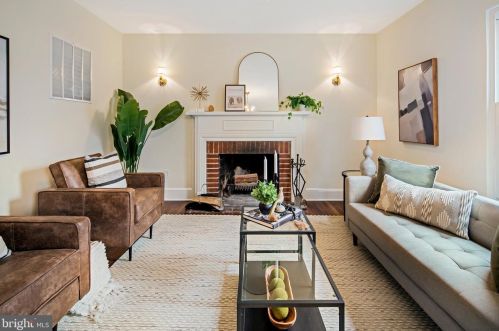 426 Pershing Dr, Silver Spring, MD 20910-4253