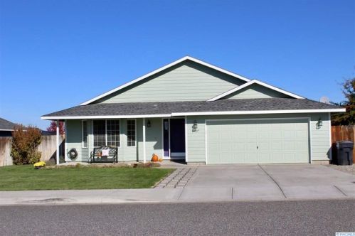 8607 Packard Dr, Pasco, WA 99301-6647