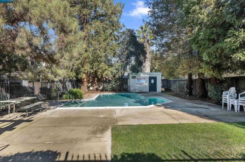3641 Clayton Rd, Concord CA  94521-2576 exterior