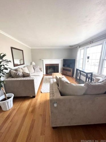 93 Fennbrook Rd, Hartford, CT 06119-2205