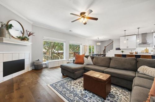 4246 Cyn Gln Cir, Austin TX  78732-2187 exterior
